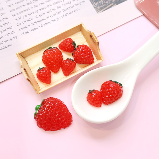 [도매] B013 유광 딸기 데코덴파츠 (최소구매수량50개)